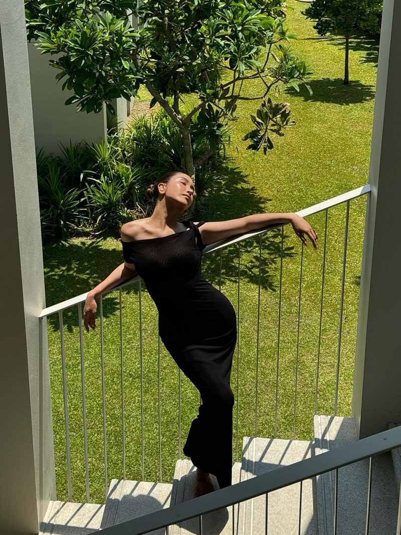 De Paris™ |Robe longue torsadée Kylie