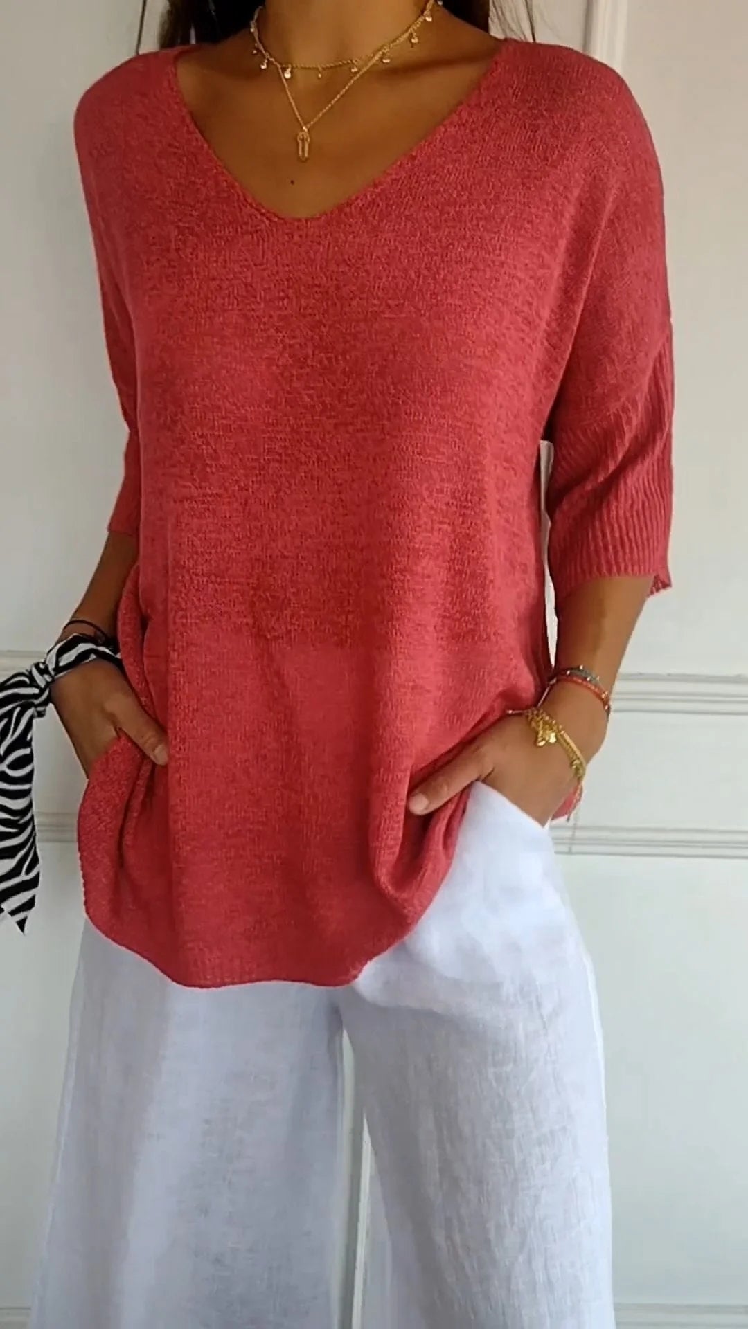 De Paris™  | Top en maille à col en V